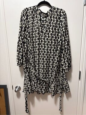Zara Black and Cream Geometric Mini Dress